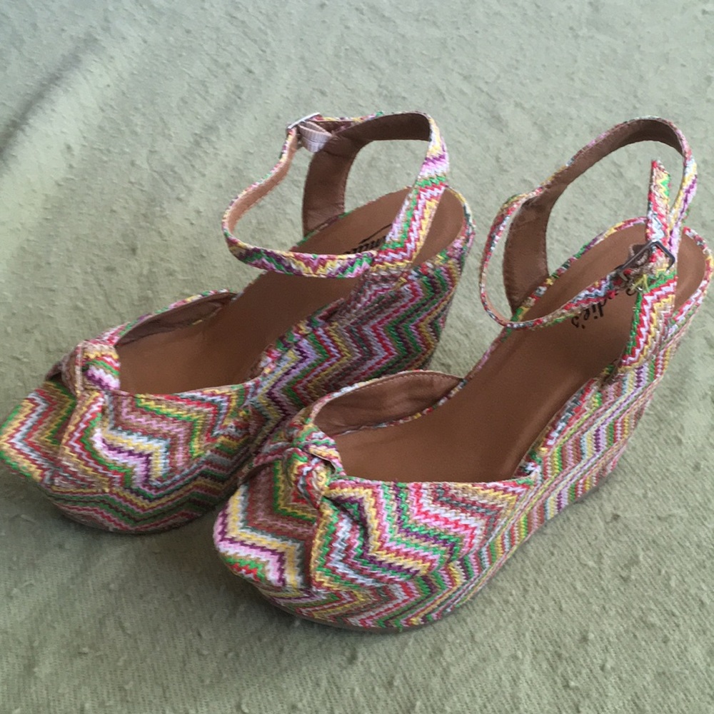 Candie’s CALAINEY Multicolor Woven Wedge Heel 7.5